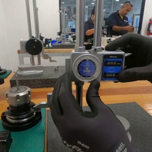 CERTIFICADO DE CALIBRACIÓN POR ORGANISMO DE ACREDITACIÓN DE  MEDIDOR O TRAZADOR DE ALTURA DE 0 A 450 mm