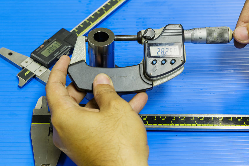 operator prepare measuring equipmen to inspection mold and die