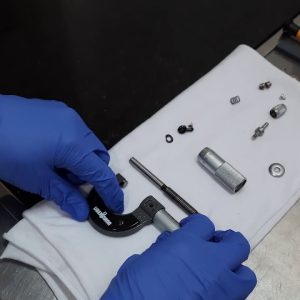 CERTIFICADO DE CALIBRACIÓN POR ORGANISMO DE ACREDITACIÓN EN LABORATORIO DE TORNILLO MICRÓMETRICO DE EXTERIORES 0 A 150 mm