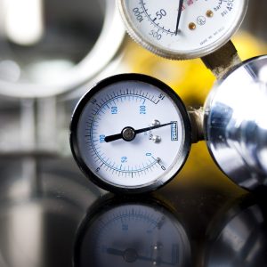 CERTIFICADO DE CALIBRACIÓN POR ORGANISMO DE ACREDITACIÓN EN LABORATORIO DE INDICADOR DE PRESIÓN (MANÓMETROS) DE 0 A 10.000 psi